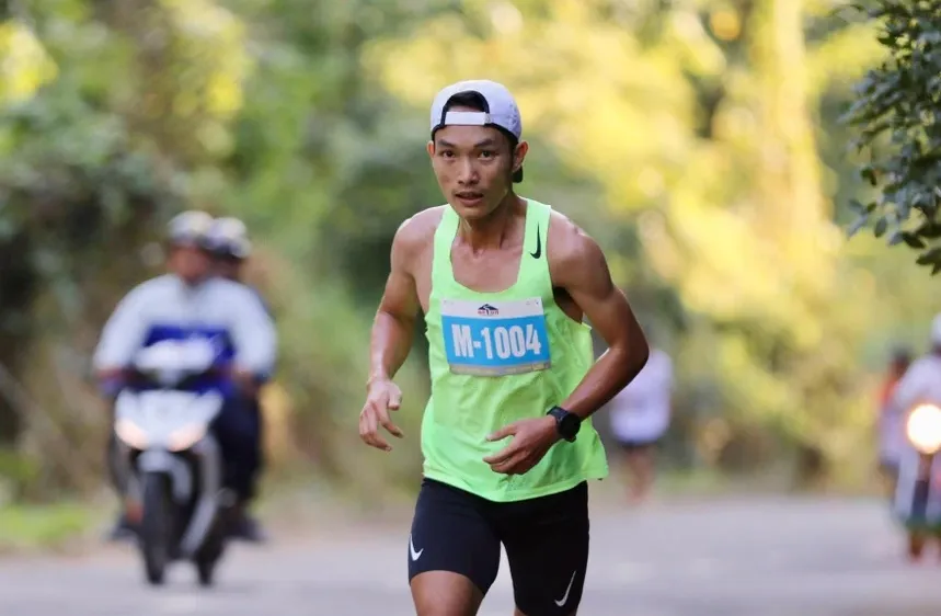 Hoàng Nguyên Thanh đang là VĐV thi đấu marathon - 42km nam tốt nhất Việt Nam. Ảnh: GIA MẪN