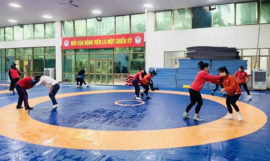 Tuyển thủ đội tuyển vật Việt Nam đã trở lại tập luyện sau Tết Nguyên đán 2025. Ảnh: MINH MINH