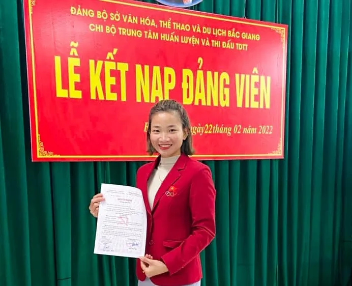Tuyển thủ Nguyễn Thị Oanh đã là Đảng viên và luôn có ý thức cao trong tập luyện, thi đấu chuyên môn. Ảnh: GIANG BẮC