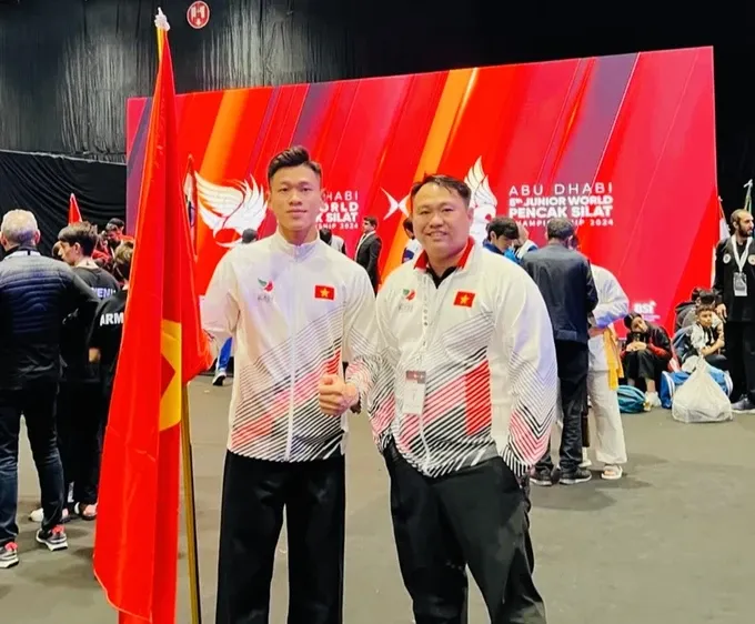 Tấn Sang (trái) tiếp tục là VĐV chủ lực của đội tuyển pencak silat năm 2025. Ảnh: N.T.SANG