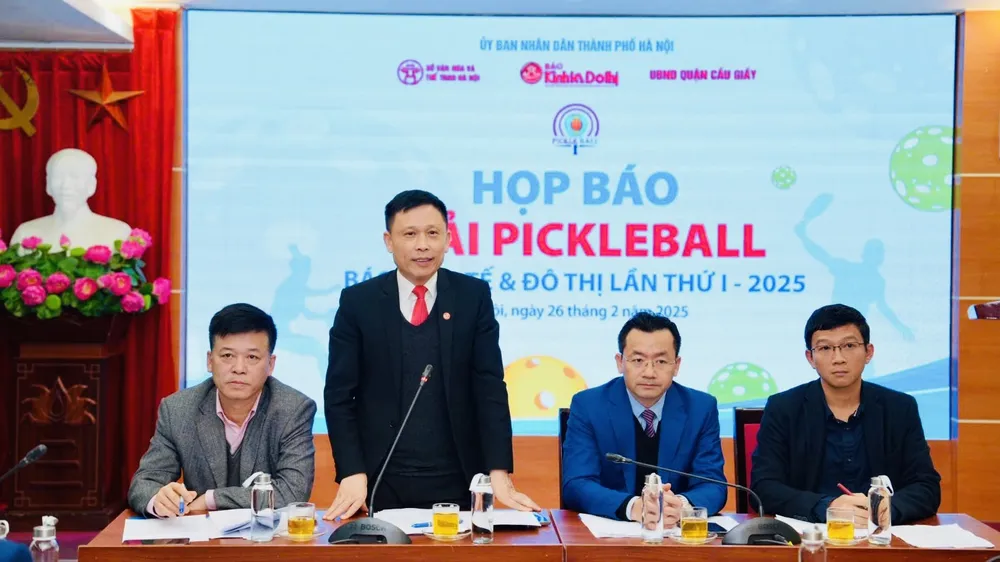 Ban tổ chức thông báo về công tác tổ chức giải pickleball Hà Nội 2025. Ảnh: NGỌC TÚ