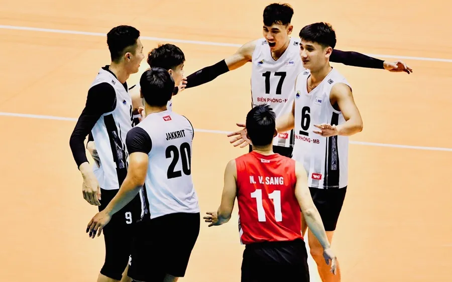 Cầu thủ Biên Phòng MB đã có chiến thắng đầu tiên tại giải năm nay khi vượt qua Thể Công Tân Cảng. Ảnh: DŨNG PHƯƠNG