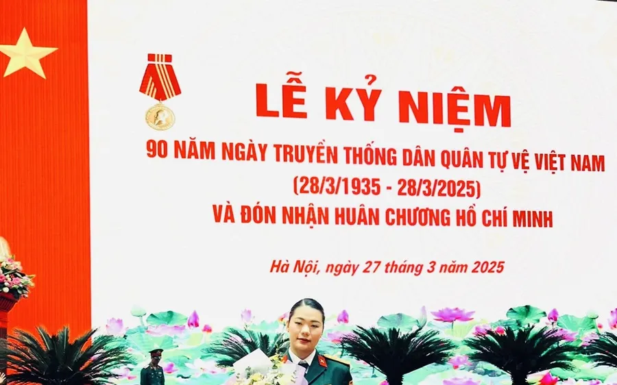 Võ sỹ karate Nguyễn Thị Ngoan đã vinh dự được khen thưởng của Quân ủy Trung ương, Bộ Quốc phòng. Ảnh: N.T.NGOAN