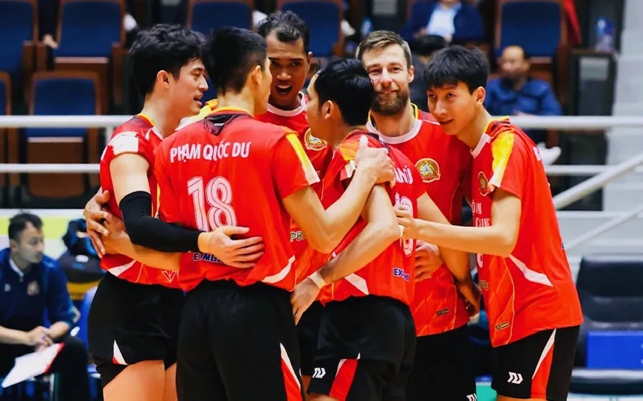 Đội nam Công an TPHCM đã có chiến thắng trước Sanest Khánh Hòa để đảm bảo 1 suất dự Cúp Hùng Vương 2025 sau giai đoạn thứ nhất của giải đấu. Ảnh: CATPHCM