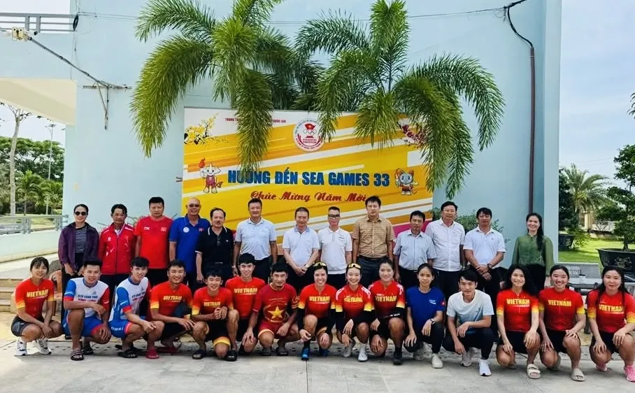 Đội tuyển xe đạp Việt Nam vẫn đang tích cực tập luyện chuẩn bị SEA Games 33-2025 dù chưa biết lộ trình cụ thể. Ảnh: NGỌC VŨ