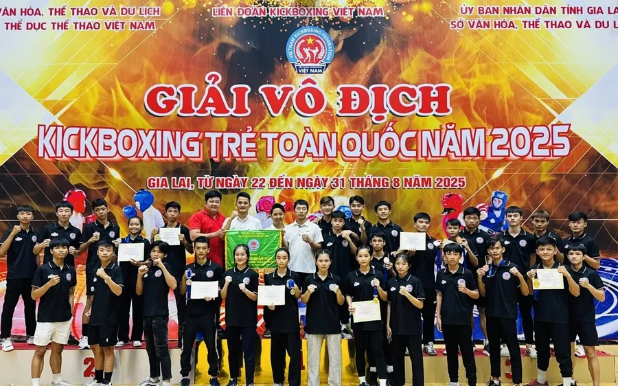 Đội kickboxing trẻ TPHCM thi đấu giành thành tích ở Gia Lai lần này. Ảnh: KICKBOXINGTPHCM