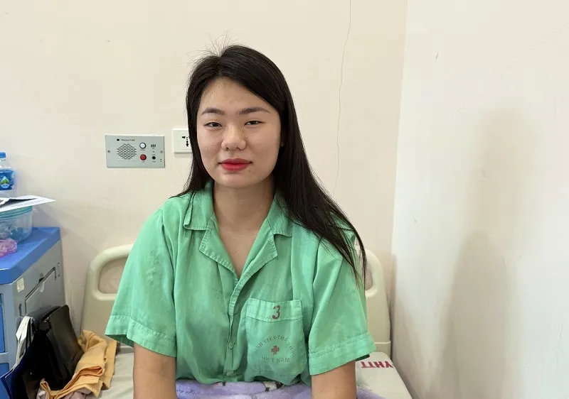 Tuyển thủ Nguyễn Thị Ngoan giữ tinh thần lạc quan trước khi được phẫu thuật chữa chấn thương trong tuần này. Ảnh: MINH CHIẾN