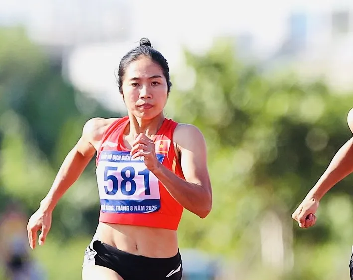 Tuyển thủ Hà Thị Thu đang là VĐV nữ có kết quả 100m tốt nhất Việt Nam. Ảnh: HOÀNG TÙNG