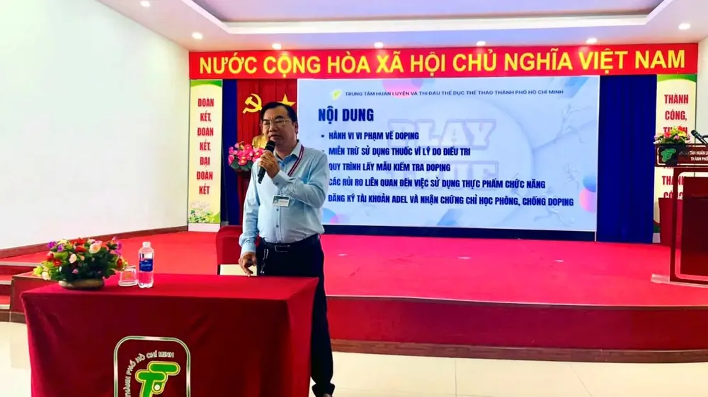 Lớp tập huấn kiến thức phòng, chống doping cho HLV, VĐV thể thao người khuyết tật Việt Nam trước ASEAN Para Games 2025. Ảnh: TRỌNG HẢI
