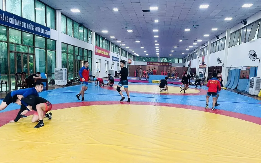 Đội tuyển vật Việt Nam tập trung chuẩn bị chuyên môn cho SEA Games 33-2025. Ảnh: MINH MINH