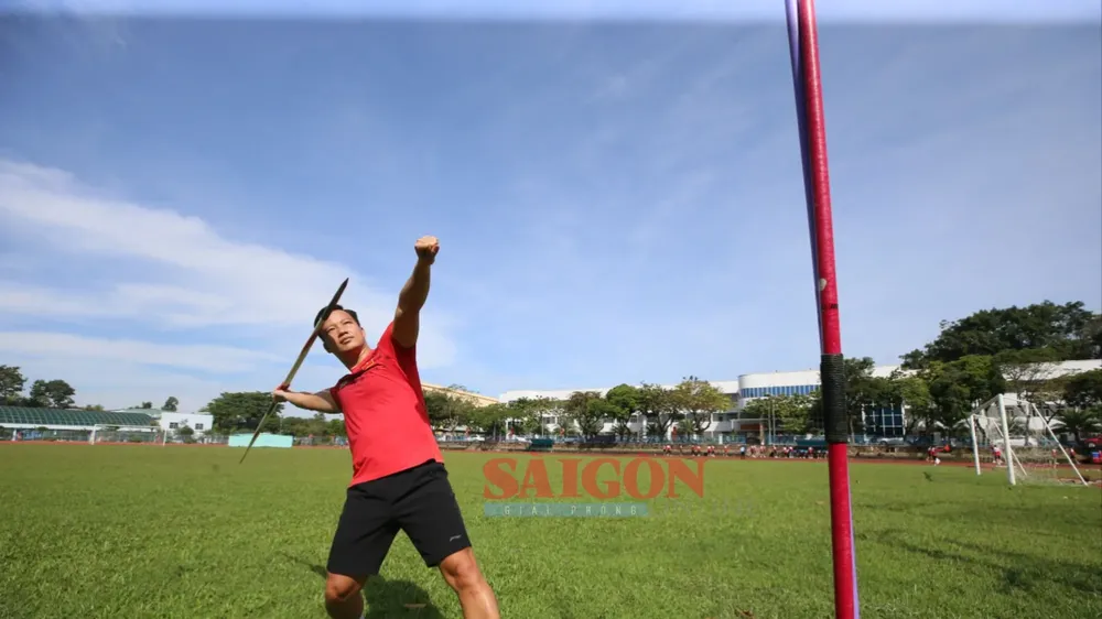 Tuyển thủ Nguyễn Hoài Văn không thể tham dự SEA Games 33-2025 vì chấn thương. Ảnh: DŨNG PHƯƠNG