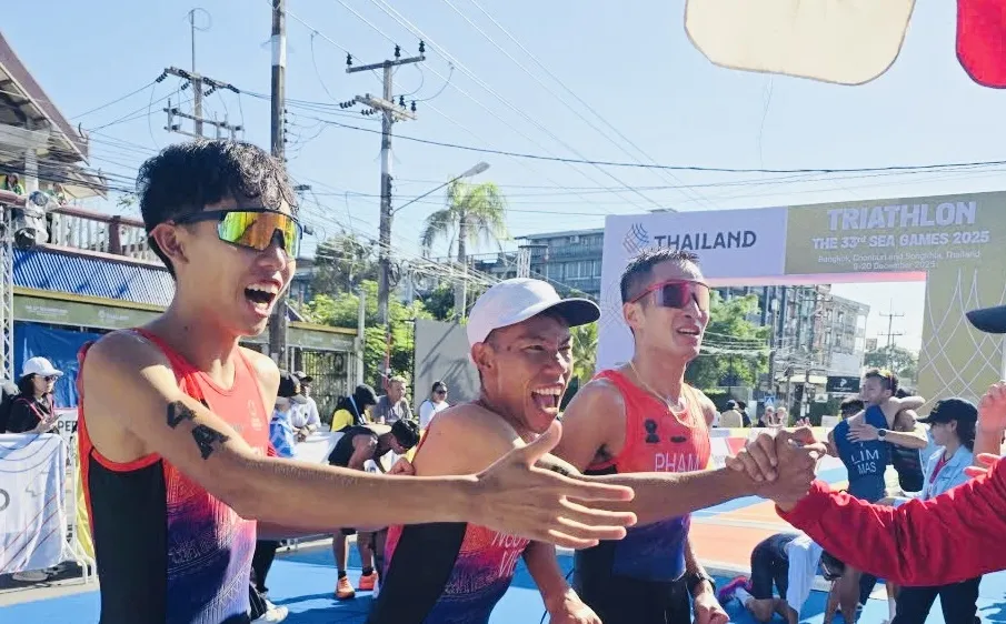 VĐV duathlon Việt Nam giành HCV đồng đội nam tại SEA Games 33-2025. Ảnh: MINH MINH