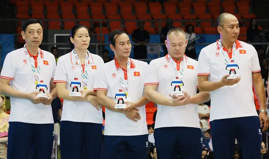 Chuyên gia Karl Lim đã tham gia ban huấn luyện đội tuyển bóng chuyền nữ Việt Nam tại SEA Games 33-2025. Ảnh: DŨNG PHƯƠNG