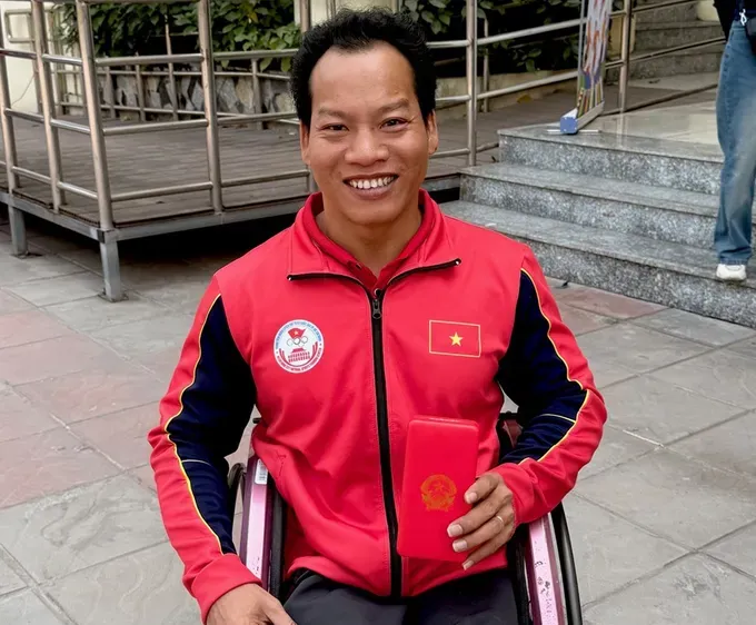 Lực sĩ Lê Văn Công sẽ tham dự ASEAN Para Games 13 tại Thái Lan tới đây. Ảnh: MINH CHIẾN
