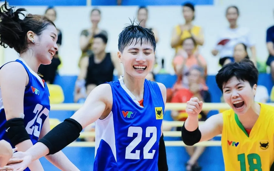 Chuyền 2 Ngọc Trâm (22) đã chính thức ký hợp đồng với đội Ngân hàng Công Thương. Ảnh: DŨNG PHƯƠNG