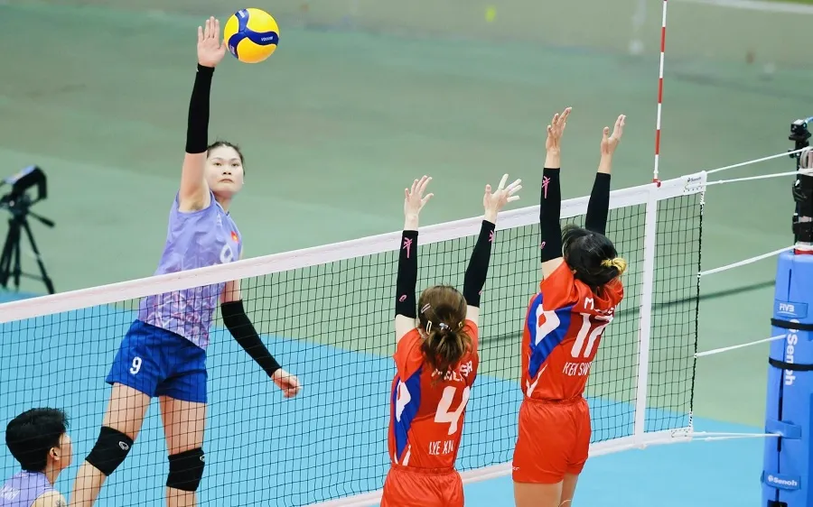 Chủ công Nguyễn Thị Uyên đã ký hợp đồng thi đấu với đội Ninh Bình sau SEA Games 33-2025. Ảnh: DŨNG PHƯƠNG