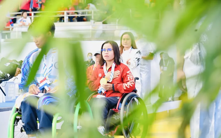 Vi Thị Hằng là VĐV bơi thể thao người khuyết tật đạt kết quả cá nhân tốt nhất tại ASEAN Para Games 13. Ảnh: THÁI DƯƠNG