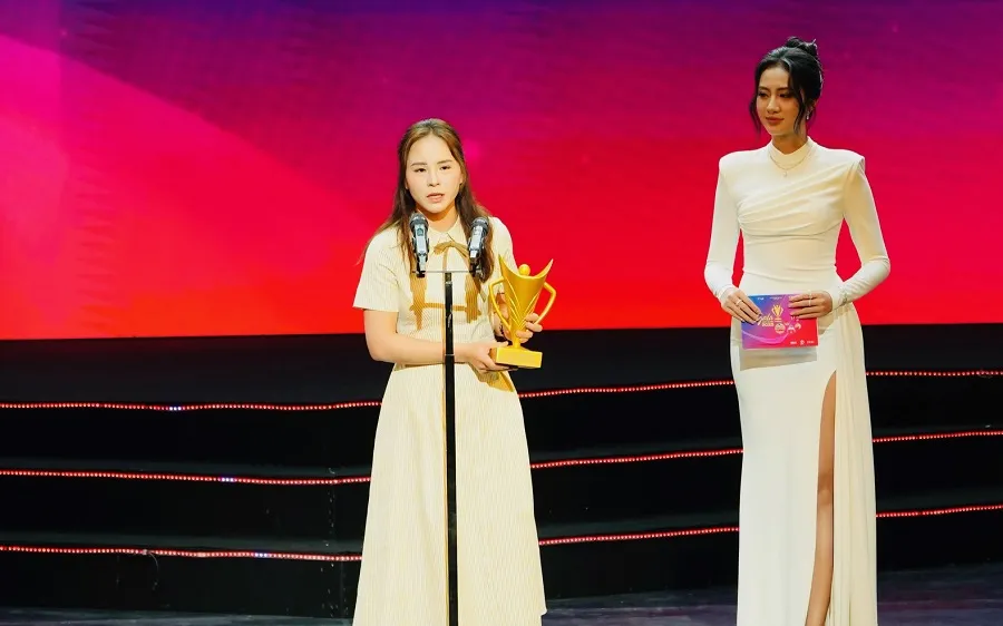 Xạ thủ Trịnh Thu Vinh lần thứ 2 liên tiếp là VĐV xuất sắc nhất năm của Cúp chiến thắng. Ảnh: VCT