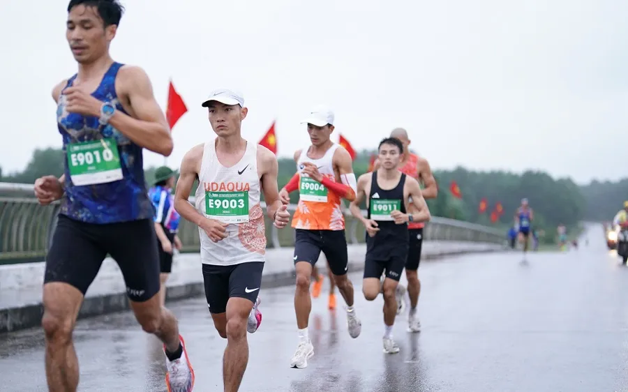 Hoàng Nguyên Thanh sẽ chuẩn bị thi đấu giải Tokyo Marathon 2026 sau khi được làm quen với đường chạy. Ảnh: TPM