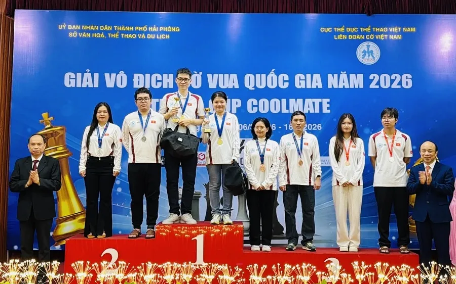 Các kỳ thủ hàng đầu cờ vua Việt Nam đang thi đấu và giành HCV tại giải vô địch quốc gia 2026. Ảnh: VCF