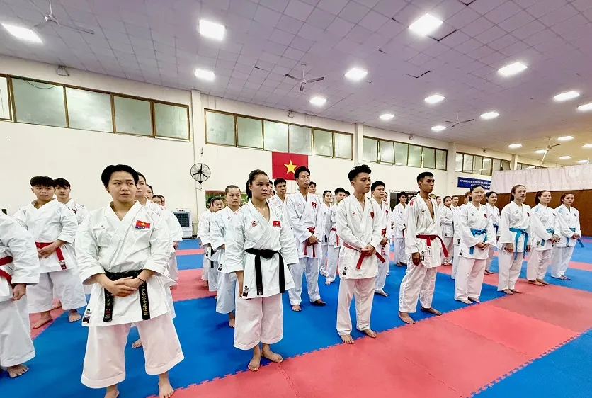 Đội tuyển karate Việt Nam tập chuyên môn chuẩn bị cho các nhiệm vụ quốc tế năm 2026. Ảnh: MINH CHIẾN