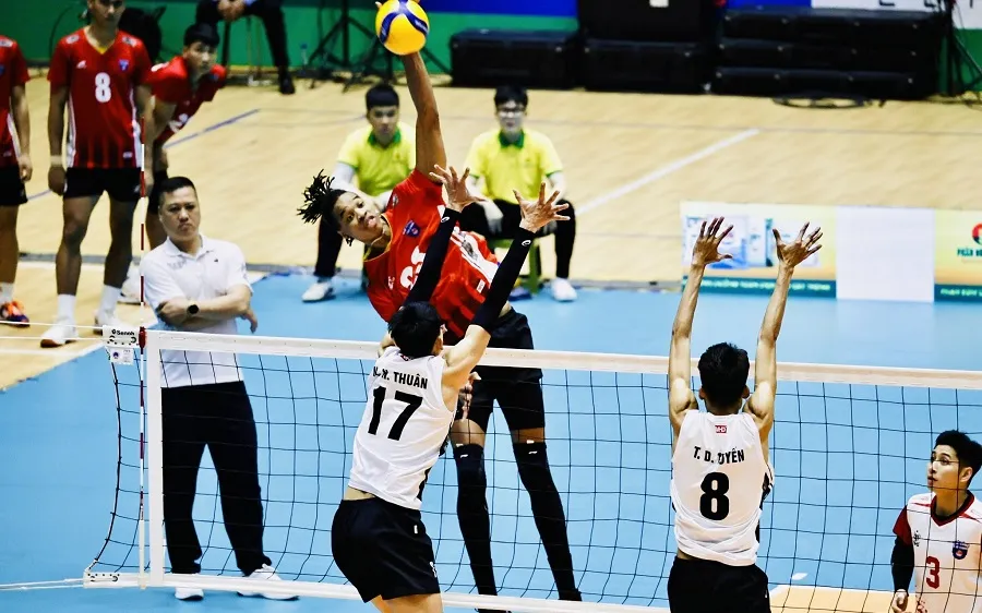 Các đội bóng chuyền nam trong nước tích cực tìm thuê ngoại binh chất lượng vào đội hình của mình. Ảnh: DŨNG PHƯƠNG