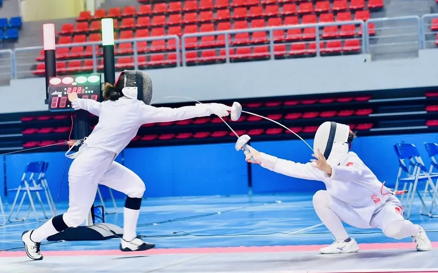 VĐV đấu kiếm trẻ có thêm những giải đấu để phát triển được chuyên môn của mình. Ảnh: VĂN DUY