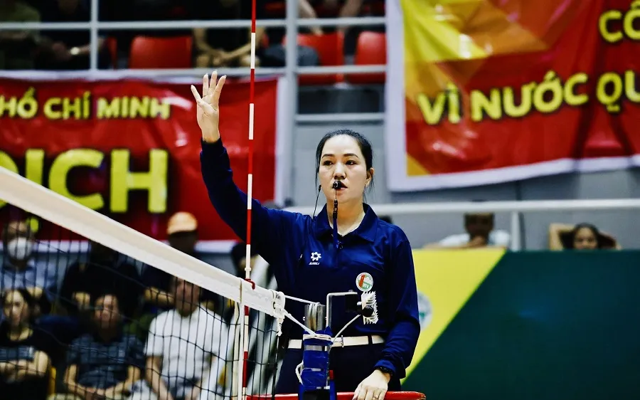 Các trọng tài bóng chuyền quốc gia sẽ được tập huấn chuyên môn trước khi điều hành giải đấu năm nay. Ảnh: DŨNG PHƯƠNG
