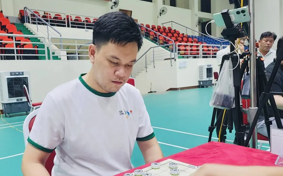 Kỳ thủ Vũ Quốc Đạt của đội cờ tướng TPHCM. Ảnh: VXF