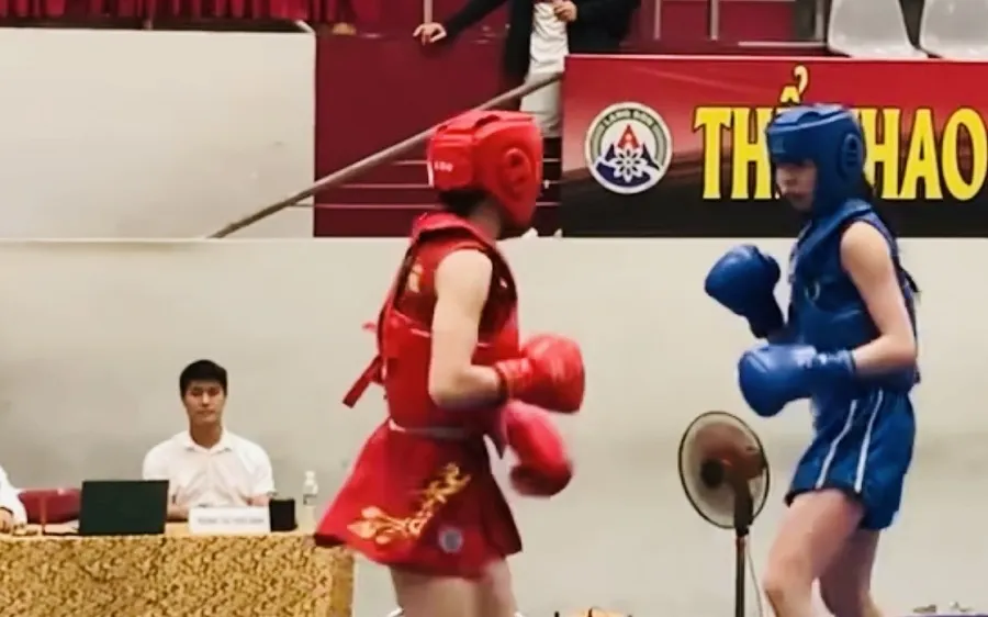 VĐV đang tranh tài giải wushu vô địch câu lạc bộ quốc gia 2026. Ảnh: MINH MINH