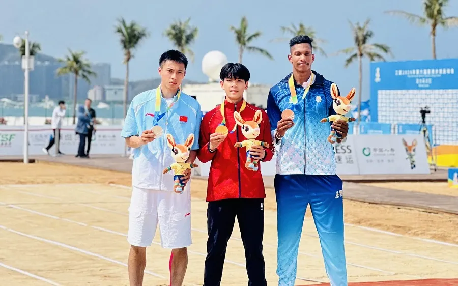 Tuyển thủ Phạm Văn Nghĩa giành HCV nhảy xa nam tại Đại hội thể thao bãi biển châu Á 2026. Ảnh: MH