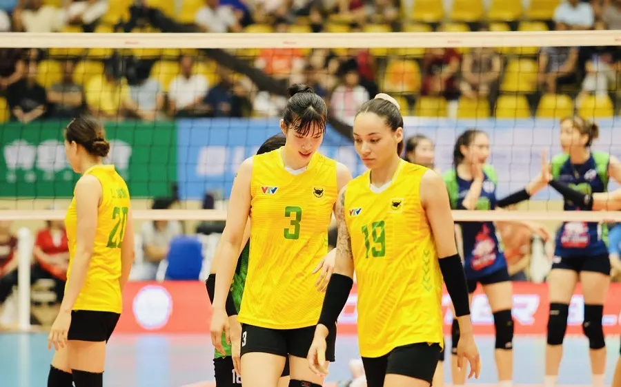Ngoại binh Lianet García Anglada (phải) đã gặp chấn thương ở Cúp Hùng Vương 2026. Ảnh: VTVBĐLA