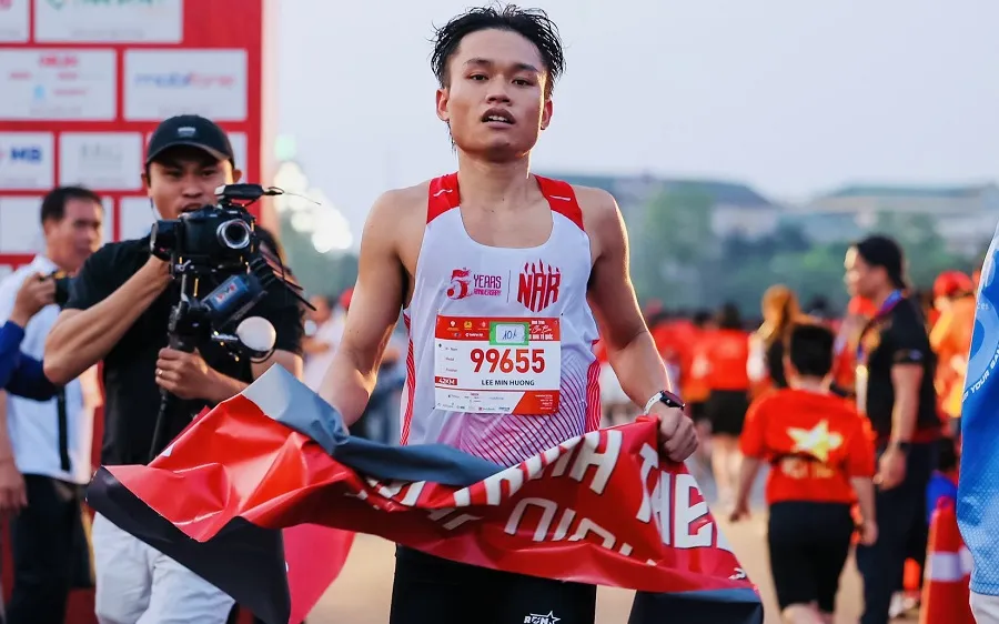 VĐV Lê Văn Hương đã có chiến thắng tại nội dung marathon - 42km nam ở giải năm nay. Ảnh: BTC