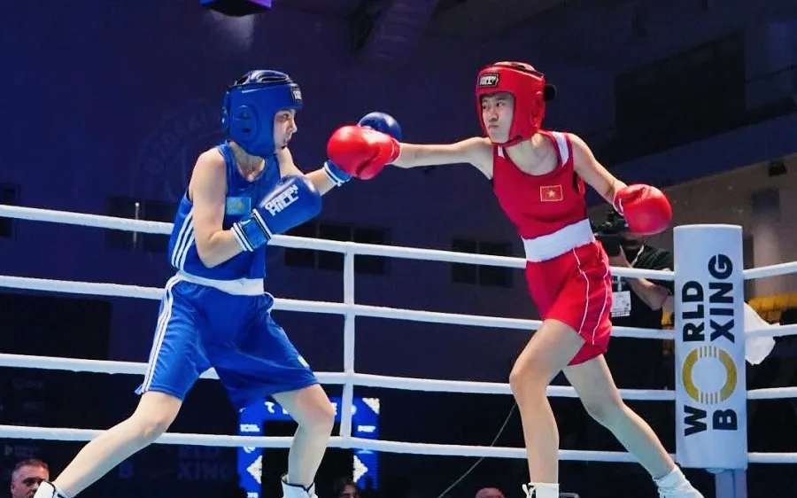 Võ sĩ Hồng Diễm (đỏ) của đội boxing trẻ Việt Nam đã thi đấu tốt để chung kết hạng cân của mình. Ảnh: ASIANBOXING