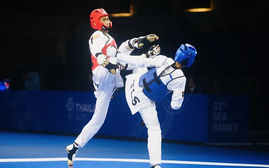 Võ sĩ Nguyễn Hồng Trọng (giáp đỏ) là gương mặt đã thi đấu tốt tại SEA Games 33-2025 và tiếp tục góp mặt giải châu Á 2026. Ảnh: DŨNG PHƯƠNG
