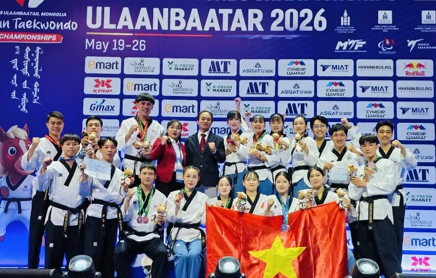 Đội biểu diễn quyền của tuyển taekwondo Việt Nam tại Mông Cổ. Ảnh: TAEKWONDO VIETNAM