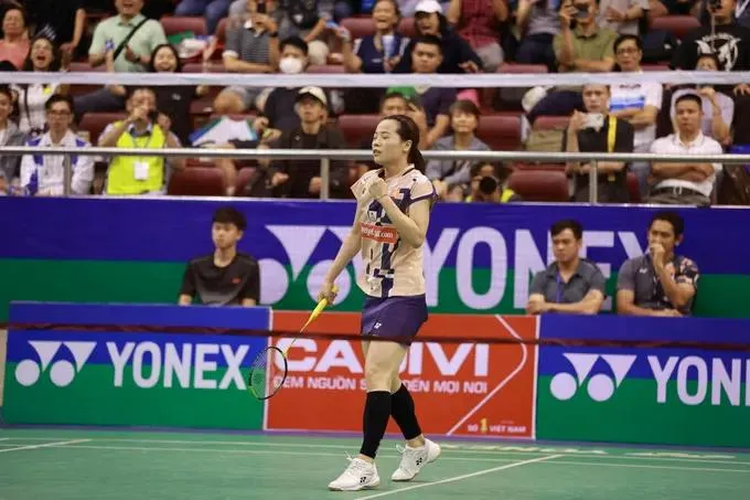 Tay vợt Nguyễn Thùy Linh không có được phong độ cao nhất tại Singapore. Ảnh: DŨNG PHƯƠNG