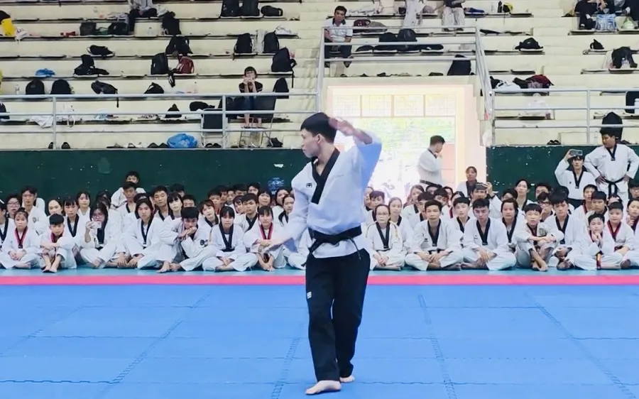VĐV tham dự buổi kiểm tra trao suất ASIAD 20 được Ban huấn luyện quyền biểu diễn tuyển taekwondo Việt Nam thực hiện vừa qua. Ảnh: TKVIETNAM