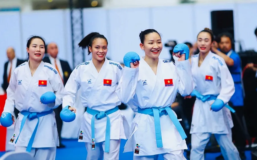 Hoàng Thị Mỹ Tâm (giữa) là gương mặt quan trọng của karate Việt Nam sẽ dự giải vô địch châu Á 2026. Ảnh: DP
