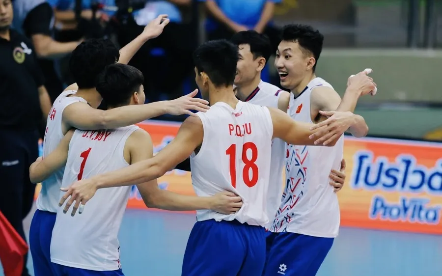 Đội tuyển bóng chuyền nam Việt Nam đang tập luyện để có phong độ tốt nhất trước khi thi đấu quốc tế. Ảnh: DŨNG PHƯƠNG