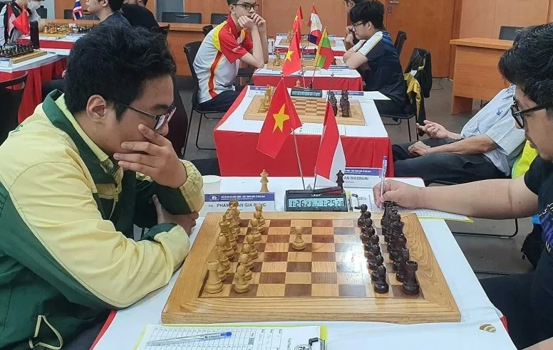 Kỳ thủ Phạm Trần Gia Phúc của cờ vua TPHCM. Ảnh: BÙI VINH