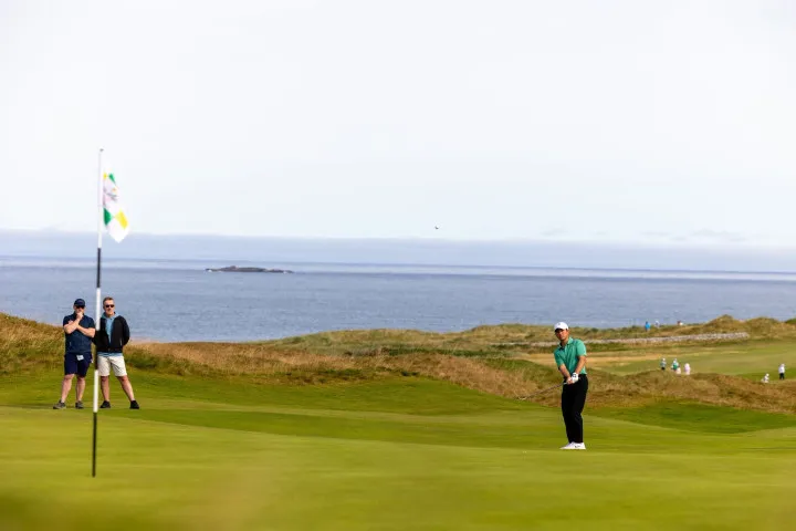 Nguyễn Anh Minh đã thi đấu trận Single của mình. Ảnh: ARNOLD PALMER CUP