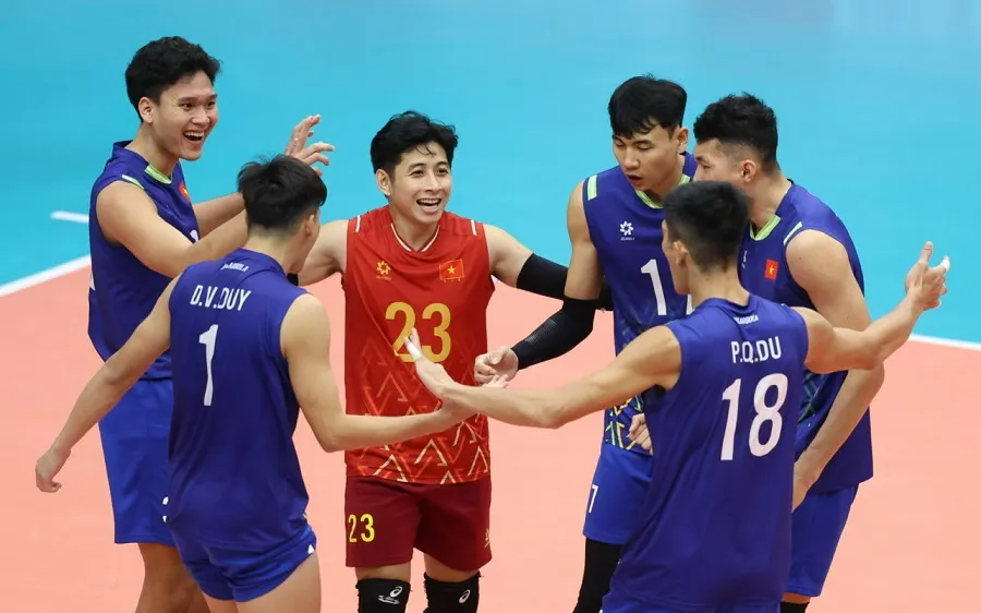 Các tuyển thủ quan trọng của đội tuyển bóng chuyền nam Việt Nam tiếp tục thi đấu chặng thứ nhất giải SEA V.League 2026. Ảnh: DŨNG PHƯƠNG