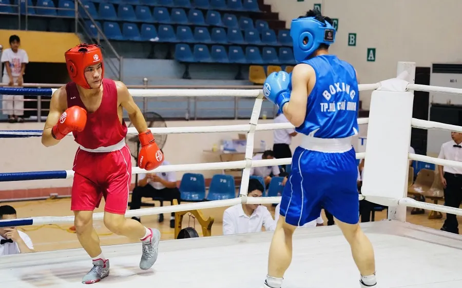 Các võ sĩ đã thi đấu quyết liệt tại giải vô địch boxing trẻ quốc gia 2026 ở Ninh Bình. Ảnh: VBF