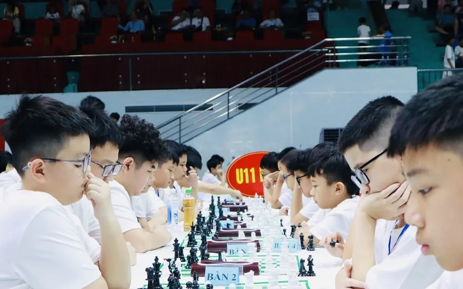 Các kỳ thủ trẻ đã thi đấu nội dung cờ tiêu chuẩn ở giải năm nay. Ảnh: VIETNAMCHESS