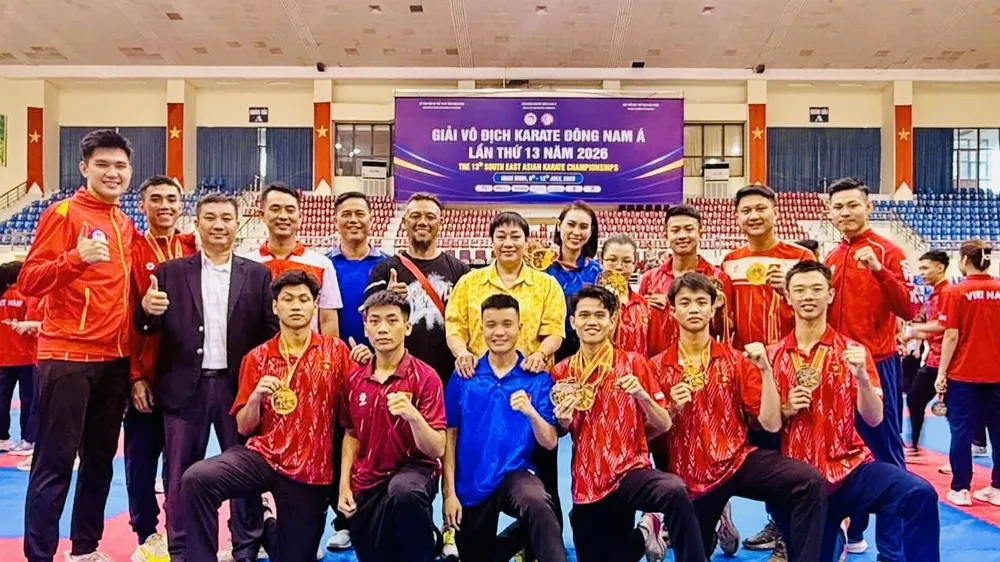 Các võ sĩ karate của Thể thao TPHCM đóng góp chung vào thành tích cho đoàn karate Việt Nam dẫn đầu tại giải vô địch Đông Nam Á 2026. Ảnh: MINH PHỤNG