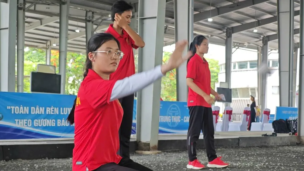 Các VĐV bi sắt trẻ trong cả nước đã tranh tài giải năm nay. Ảnh: TTXVN