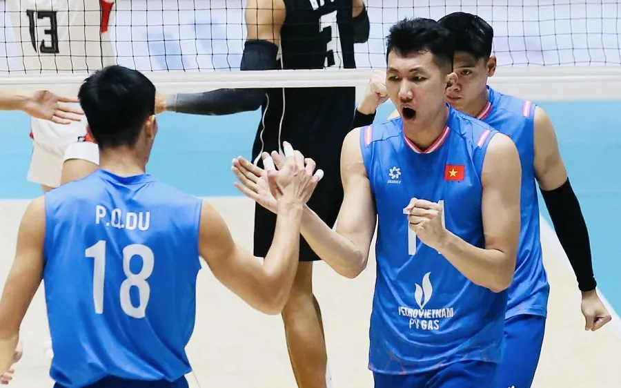 Đội tuyển bóng chuyền nam Việt Nam còn cơ hội tranh thứ hạng vào top 3 trước đối thủ Thái Lan ở ngày 19-7. Ảnh: SAVA