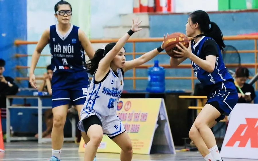 Cầu thủ nữ Hà Nội và TPHCM đã thi đấu chung kết giải năm nay. Ảnh: VBF
