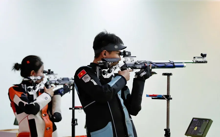 Các xạ thủ súng trường đã thi đấu nội dung cuối cùng tại Cúp thế giới 2026 là 10m hỗn hợp đồng đội nam nữ. Ảnh: DŨNG PHƯƠNG
